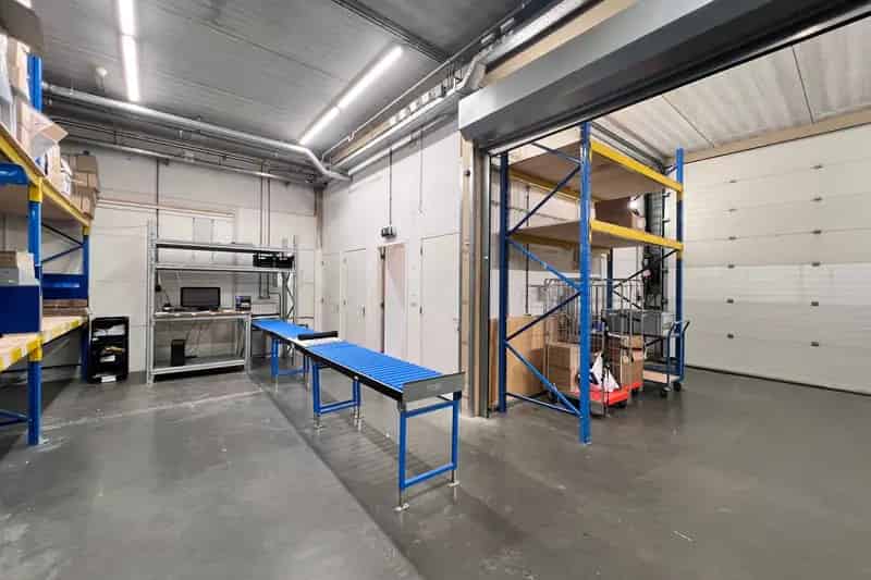 Bedrijfshal Amsterdam 875m² te Huur