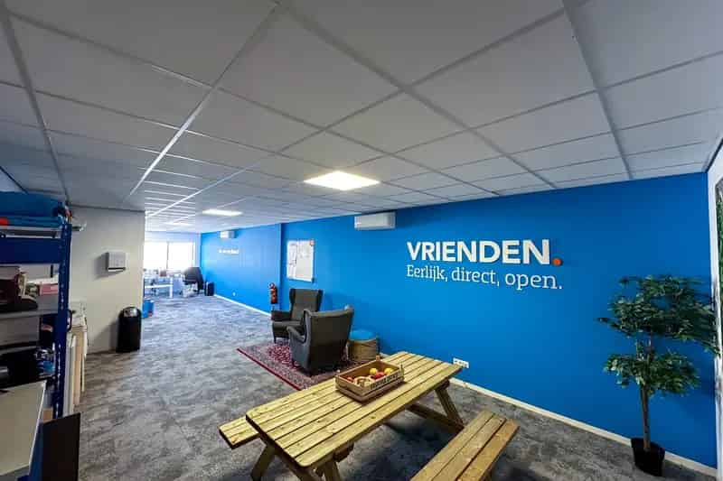 Bedrijfshal te Huur Veenendaal 128m2 Kantoor Airco Parkeerplaatsen