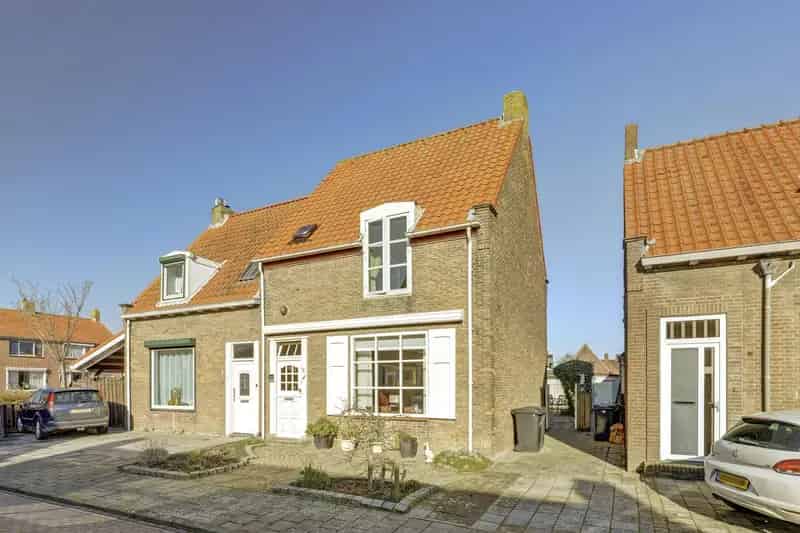 Charmante Hoekwoning Yerseke 3 Slaapkamers Ruime Serre