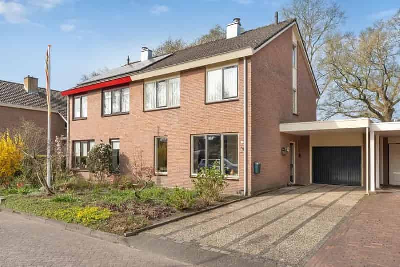 Ruime Tweekapper Raalte Zuid Garage Carport Diepe Tuin