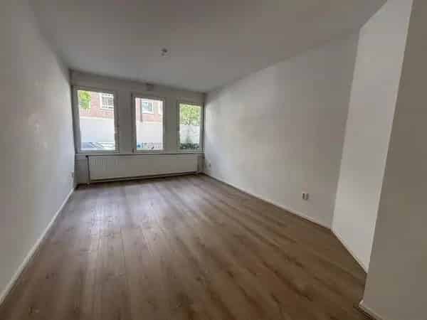 Ruime benedenwoning Rivierenbuurt 78m2 tuin