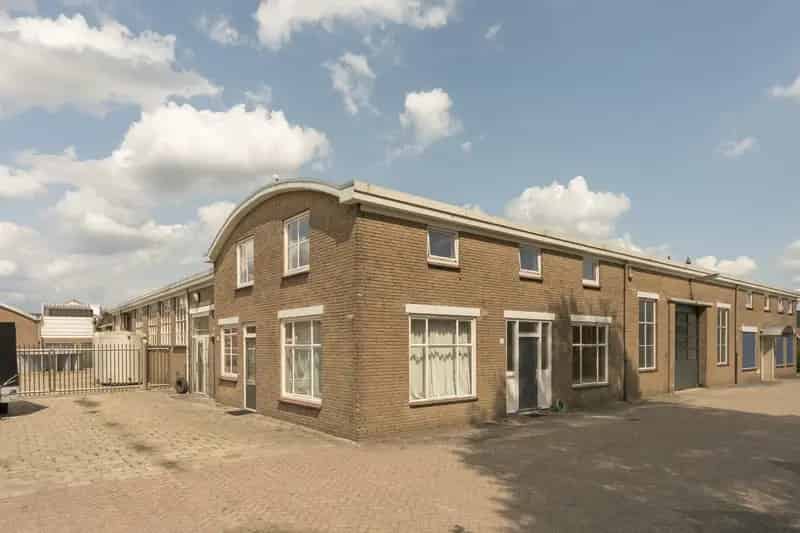 Bedrijfshal Nijkerkerveen 1040m2 te huur Nabij A1 A28