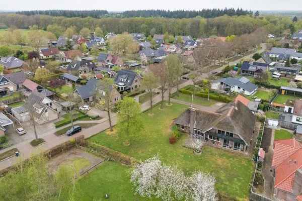 Rietgedekte Landhuis 6 Slaapkamers Grote Tuin Nabij Bos