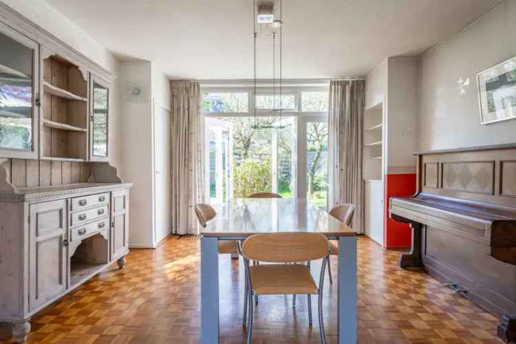 Ruime Hoekwoning te Koop in Bunnik 6 Slaapkamers Garage Grote Tuin