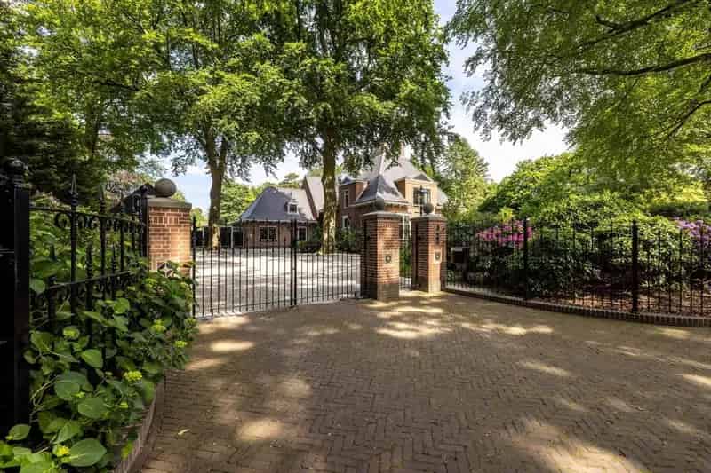 Luxe Villa Gooische Stijl 650m2 5 Slaapkamers Zwemspa Energielabel A
