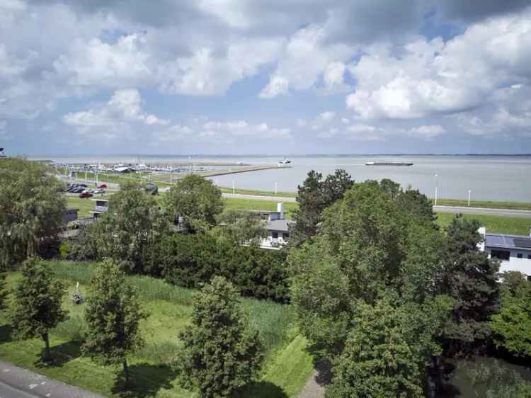 Portiekwoning Te Koop in Terneuzen, Zeeland