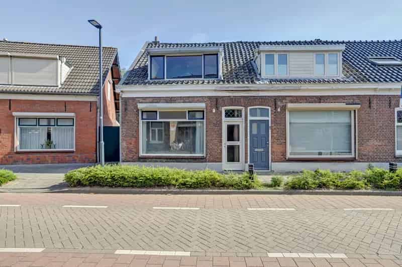 Ruime Jaren 20 Hoekwoning te Koop in Waalwijk
