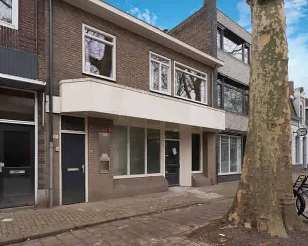 3 Kamer Bovenwoning Goirkestraat Tilburg Gemeubileerd 90m2 Zonnepanelen
