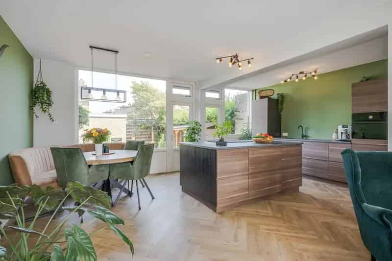 Huis te koop Voorschoten: Energiezuinige 6-kamer woning