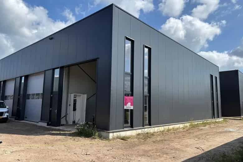 64 m2 bedrijfsruimte te huur in Nijverdal