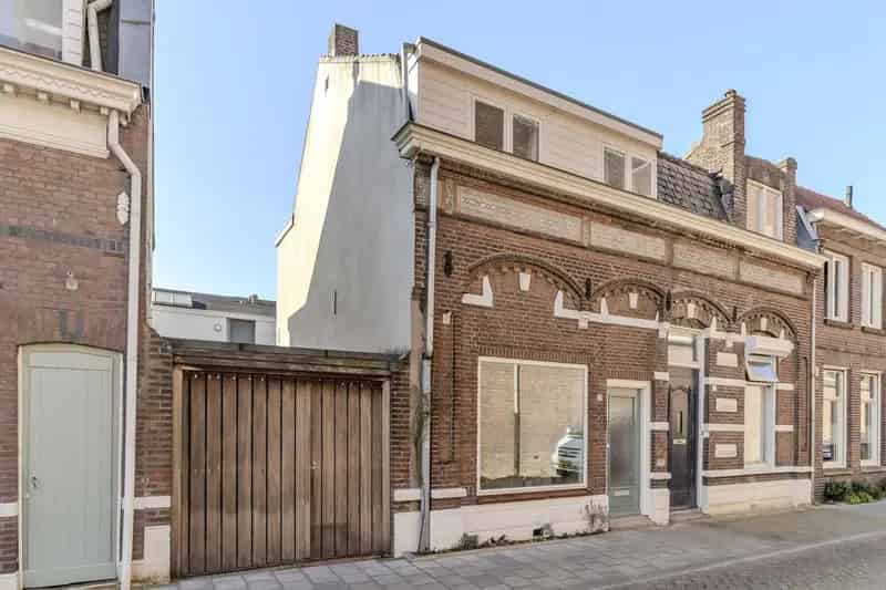 Te Koop: Instapklare Eindwoning in Sint Anna Tilburg