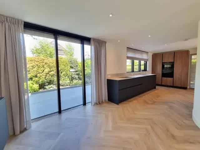 Te huur: Ruime Villa in Amstelveen 5 slaapkamers 4 badkamers