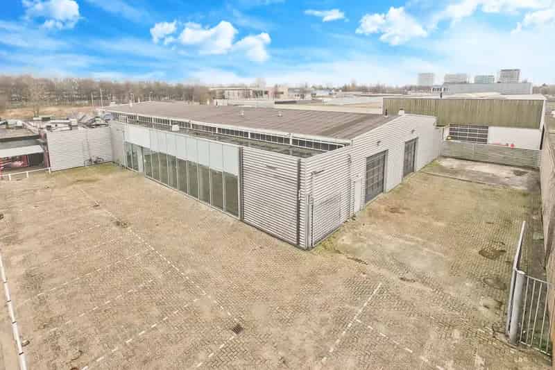 Bedrijfshal Amsterdam 803m² te Huur