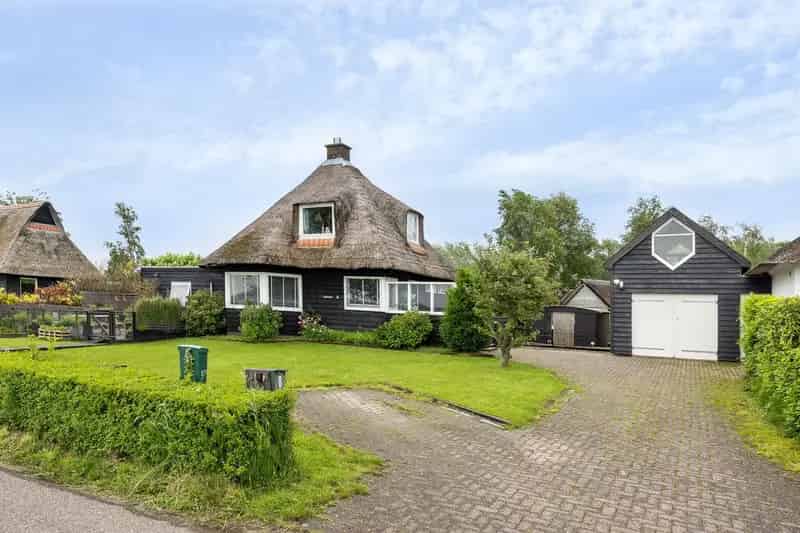 Huis te koop Loosdrecht Vuntusplas: Droomhuis met Gastenverblijf