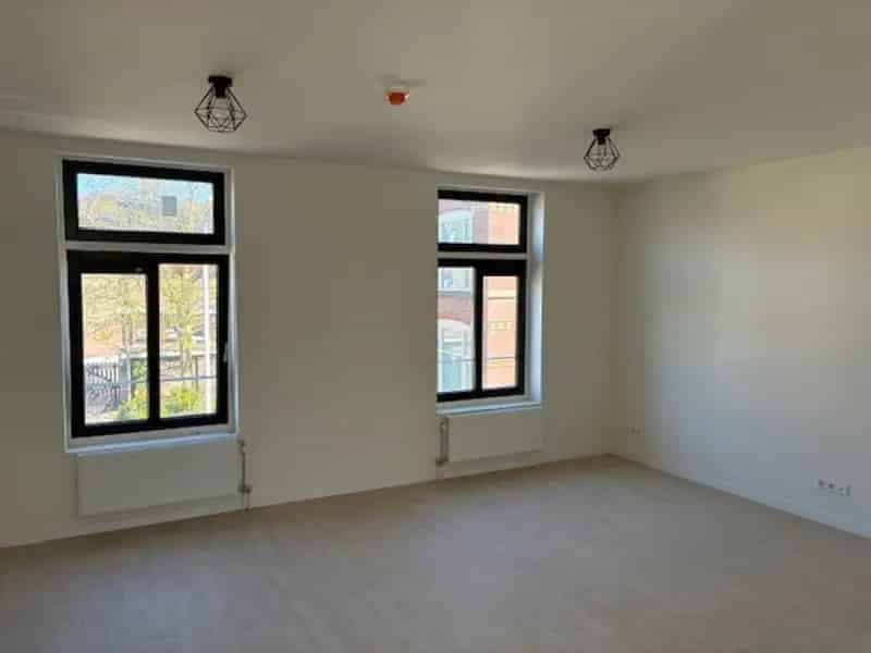 Appartement Sas van Gent: Modern gerenoveerd appartement met terras