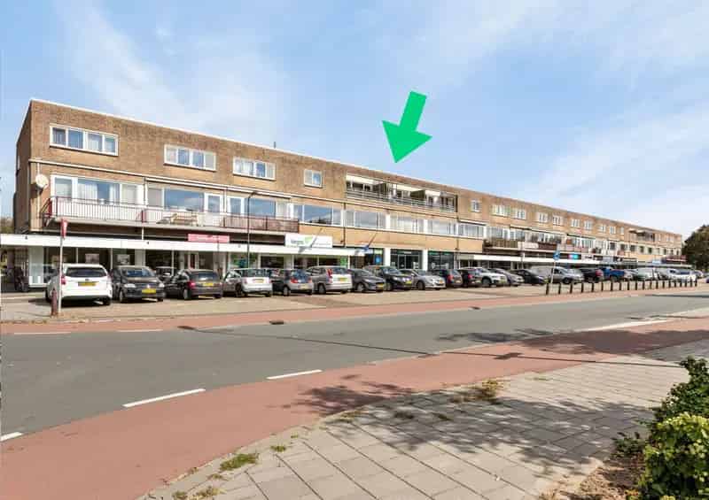 Ruim appartement 4 slaapkamers nabij winkels en uitvalswegen