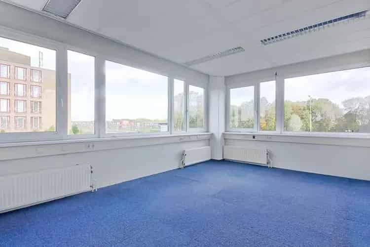 Kantoorruimte Spijkenisse Curieweg 7: Flexibele Units Nabij A15
