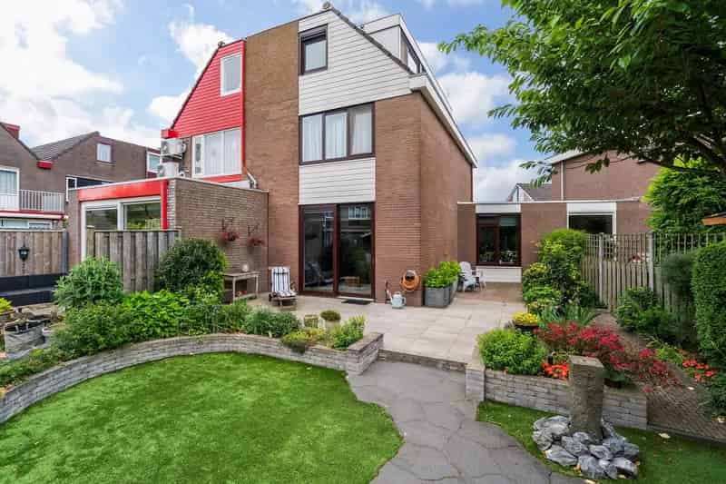 5 Slaapkamers Huis Te Koop Maassluis