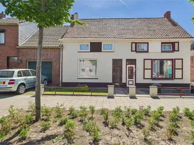 2 1 Kapwoning Clinge Vrijstaande Garage Diepe Tuin Bosrand