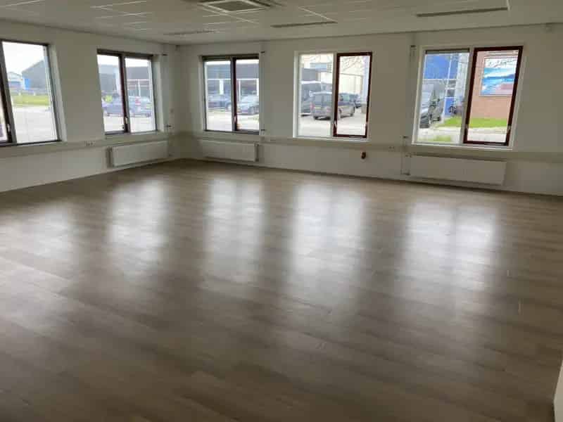 Bedrijfspand te huur Enkhuizen 162m2 Kantoor Showroom Opslag