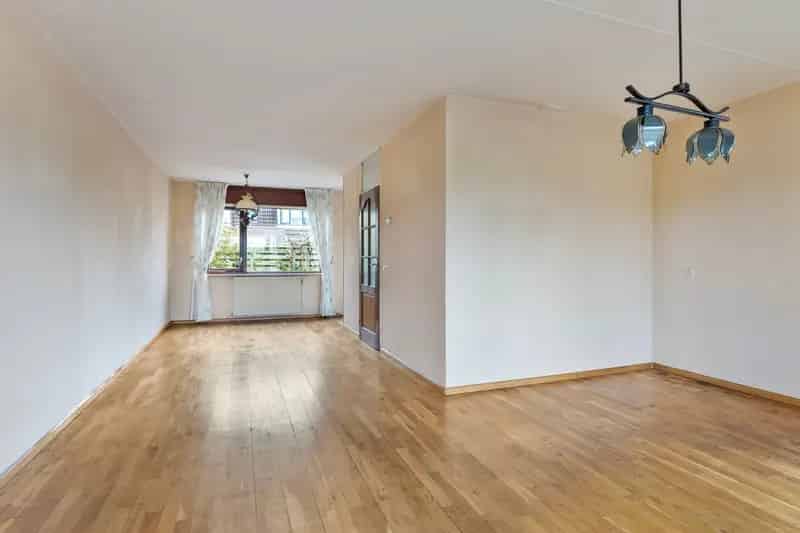 Ruime Hoekwoning Doesburg 4 Slaapkamers  Oprit Carport