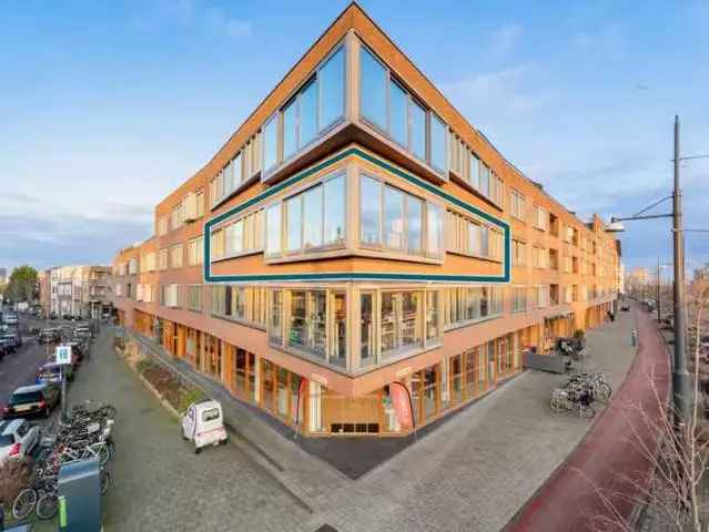 Luxe 4-kamer appartement Diemen 152m2  Toplocatie
