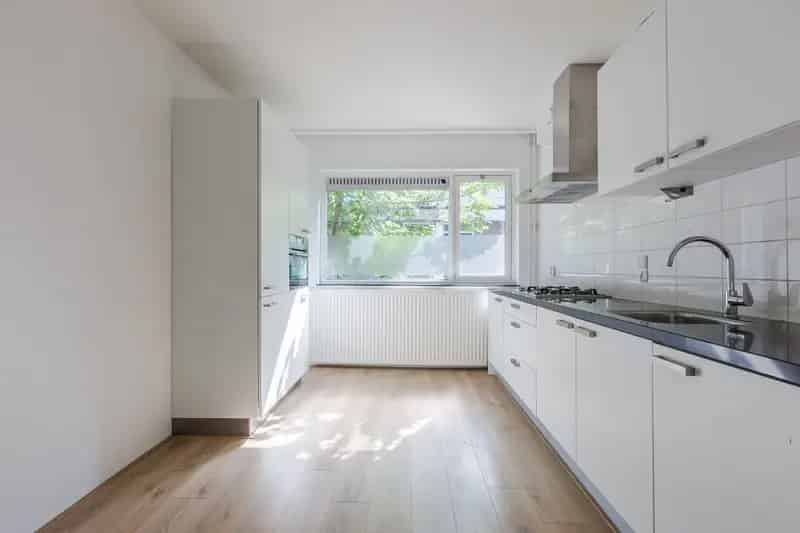 Huis te koop Hoorn: Gezellige starterswoning met tuin