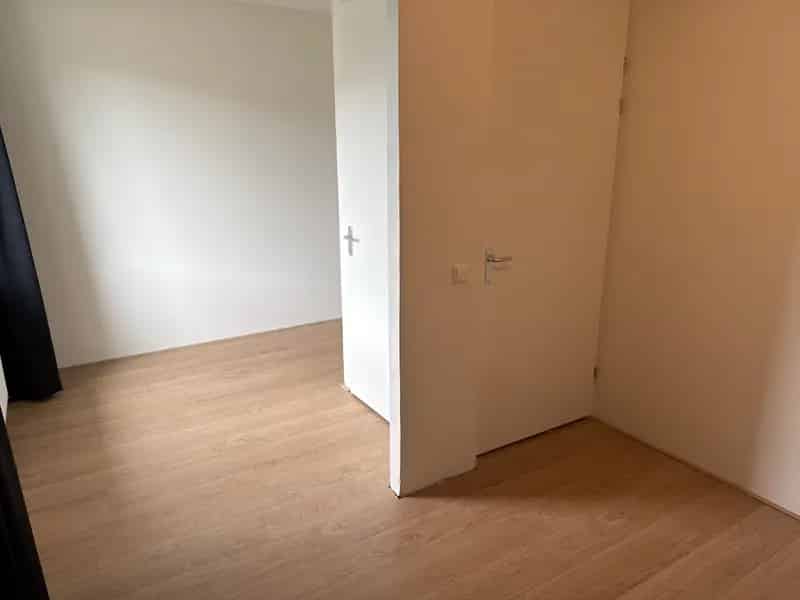 Kamer in Dukenburg: Gezinswoning voor vrouw en kind