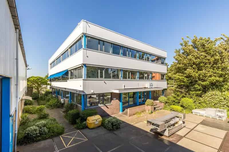 Kantoorruimte Maassluis 245m2 te huur Mozartlaan