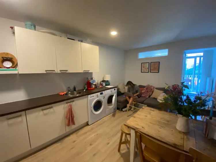 Onderhuurder gezocht Bilderdijkstraat Grote kamer met terras