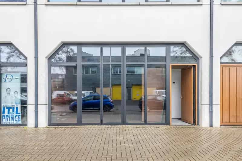 Bedrijfshal Diemen 167m2 3 Verdiepingen Dakterras