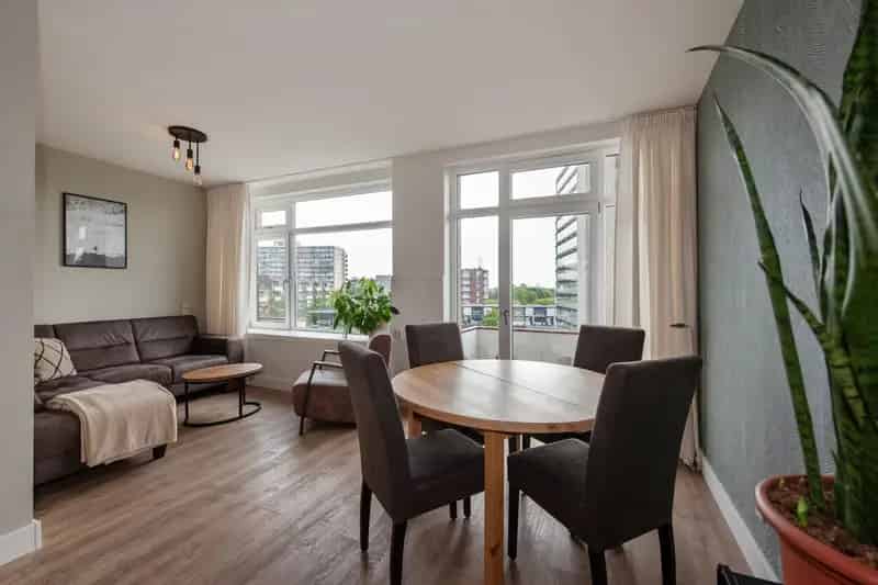 2-kamer appartement Den Haag Waldeck - Balkon - Berging - Parkeerterrein