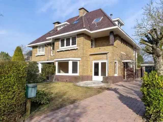 Gezellig Familiehui Naarden  Nabij Scholen en Winkels