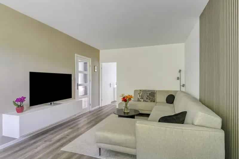 3-kamer Hoekappartement Rotterdam gerenoveerd 2023