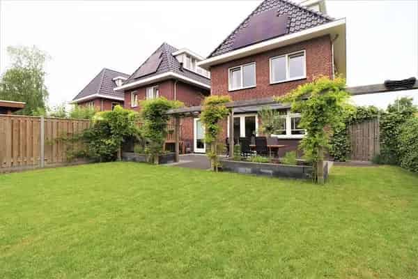 Te Huur: Ruime Familiewoning Oud-IJsselmonde 4 slaapkamers