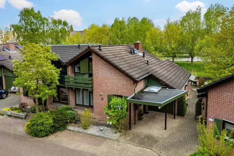 Huis te koop Zutphen: Semibungalow aan het water