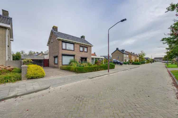 Eengezinswoning Te Koop in Hoeven, Noord-Brabant