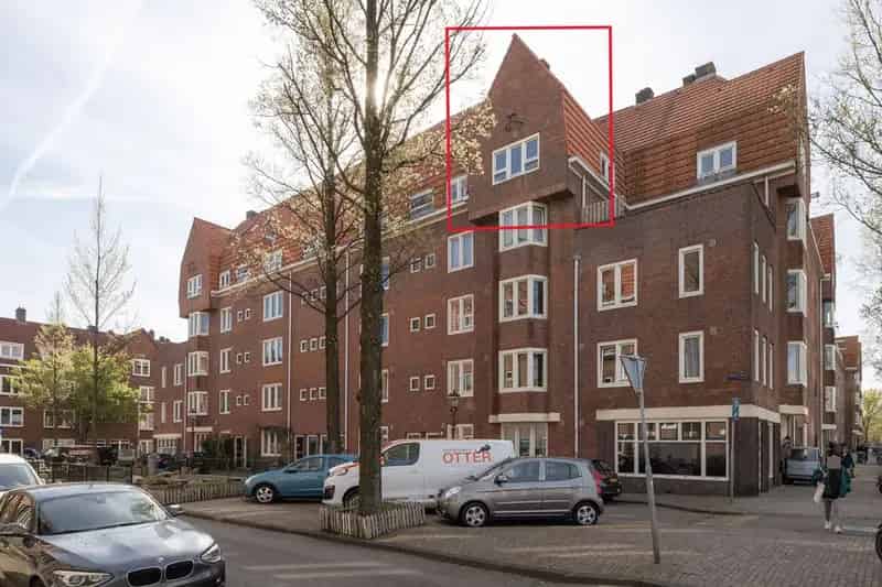 Ruim appartement Pijp 62m2 Balkon Berging gerenoveerd