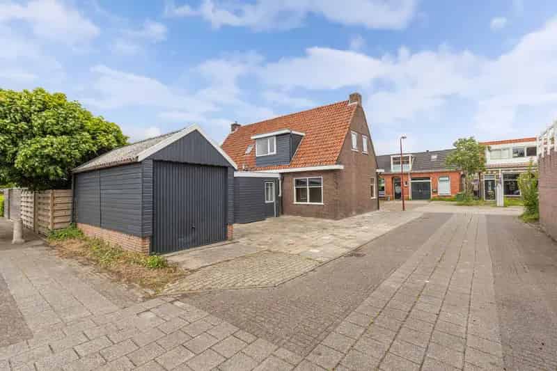 Vrijstaande Tweekapper Heerenveen 3 slaapkamers Garage