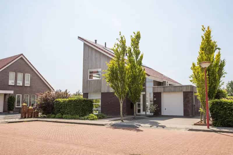 Luxe Vrijstaande Woning Makkum Aan Het Water 3 Slaapkamers Grote Tuin