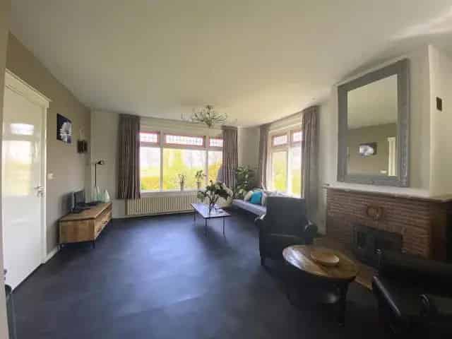 Gerenoveerde woning Amsteldijk Zuid: ideale starterswoning