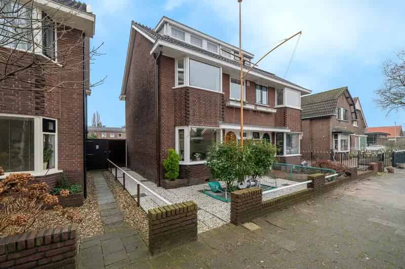 2-onder-1-kap woning Oud-IJsselmonde Diepe Tuin 3 Slaapkamers