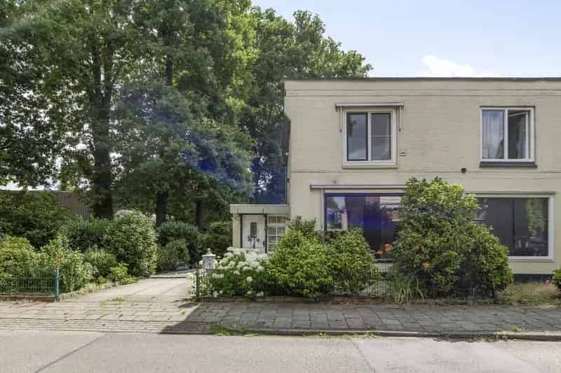 2-onder-1-kapwoning Boekelo Veel Privacy Grote Tuin