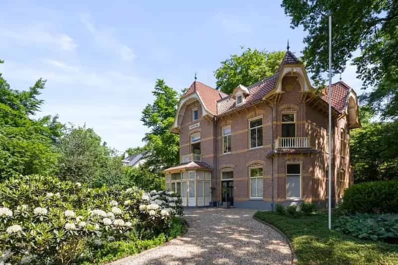 Kantoorvilla Bennekom: Historische Allure en Modern Comfort