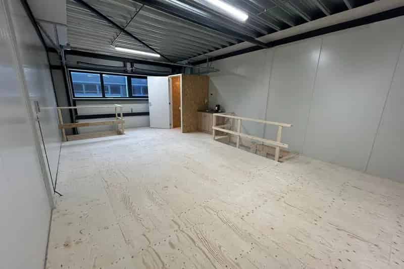 Bedrijfshal te koop of te huur De Goorn 100m2