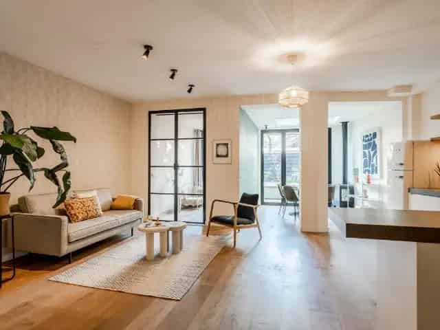 Gerenoveerd Benedenhuis Amsterdam West 78m2 2 slaapkamers Tuin
