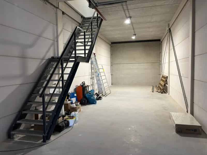 Bedrijfshal Apeldoorn | Zoek bedrijfshallen te huur: Oude Apeldoornseweg 45-070 7333 NR Apeldoorn 