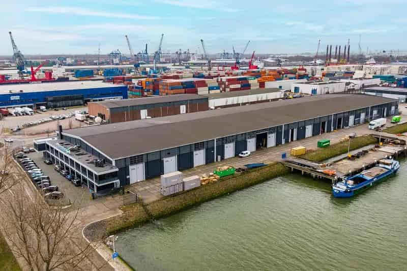 Bedrijfshal Rotterdam te huur 1943m²  Arie den Toomweg