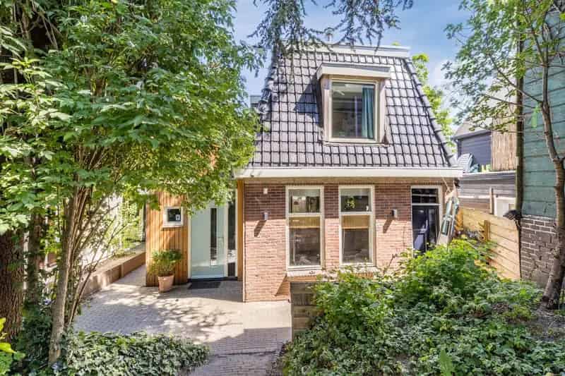 Vrijstaande woning te koop Zaandam 4 slaapkamers gerenoveerd