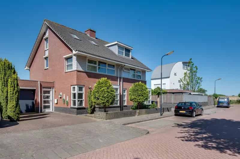 5 Slaapkamers Twee Onder Een Kapwoning Empel